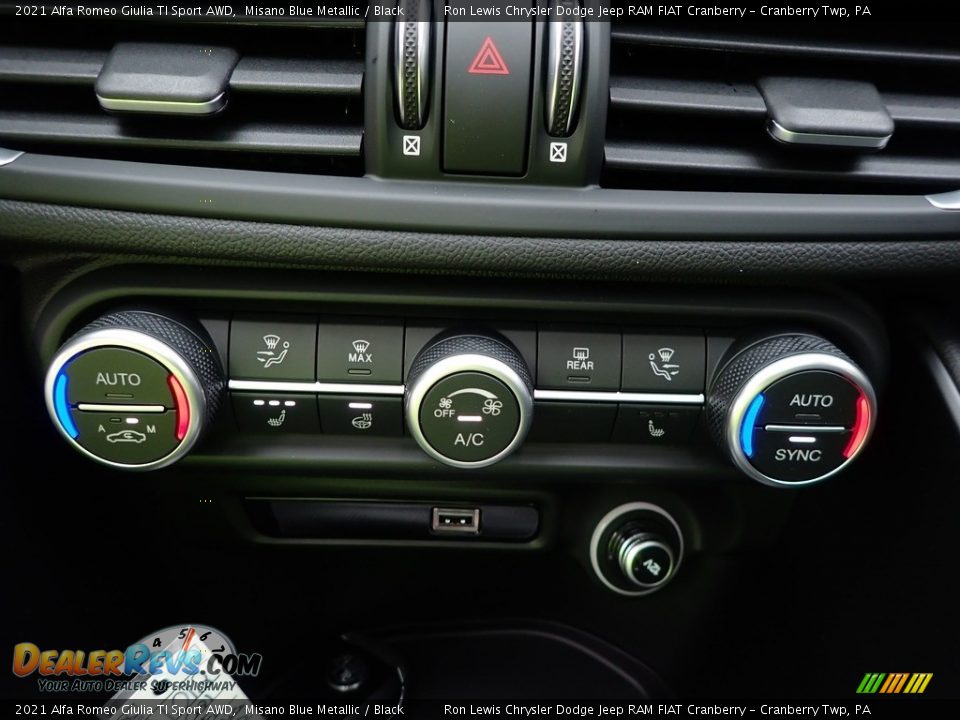 Controls of 2021 Alfa Romeo Giulia TI Sport AWD Photo #19