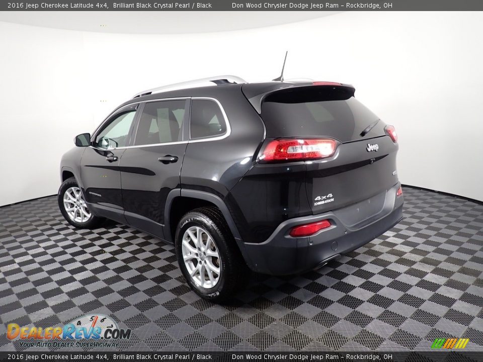 2016 Jeep Cherokee Latitude 4x4 Brilliant Black Crystal Pearl / Black Photo #11