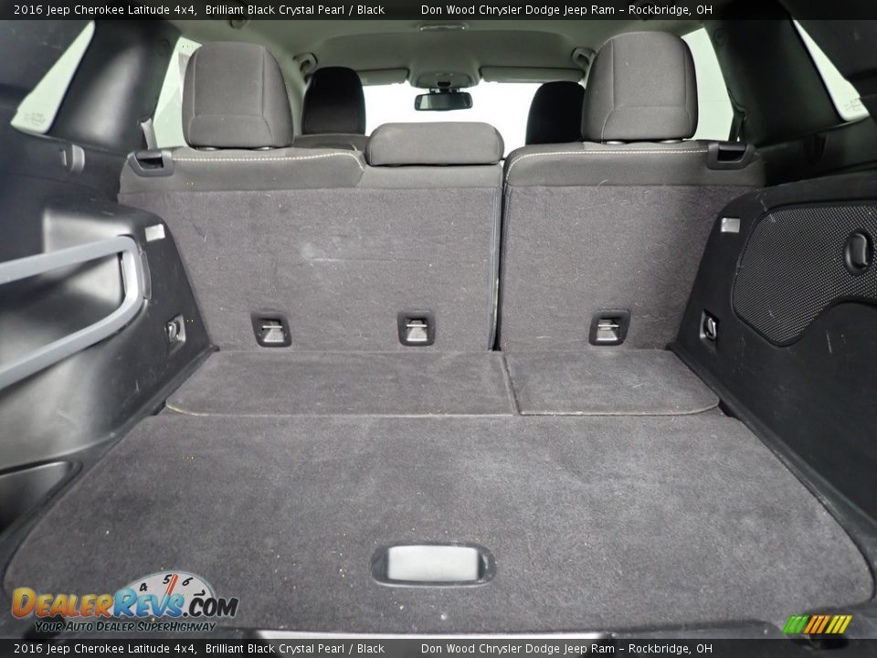 2016 Jeep Cherokee Latitude 4x4 Brilliant Black Crystal Pearl / Black Photo #14