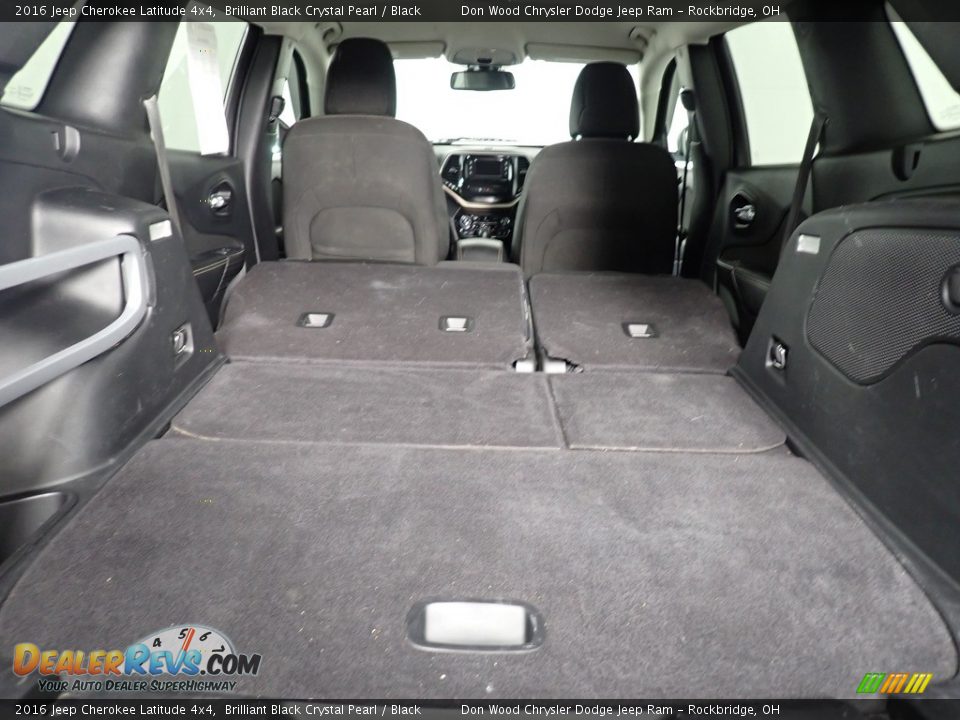 2016 Jeep Cherokee Latitude 4x4 Brilliant Black Crystal Pearl / Black Photo #15
