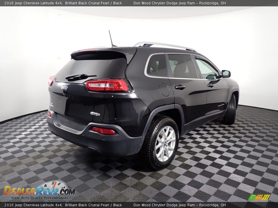 2016 Jeep Cherokee Latitude 4x4 Brilliant Black Crystal Pearl / Black Photo #16