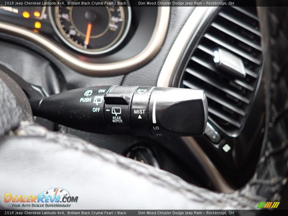 2016 Jeep Cherokee Latitude 4x4 Brilliant Black Crystal Pearl / Black Photo #29