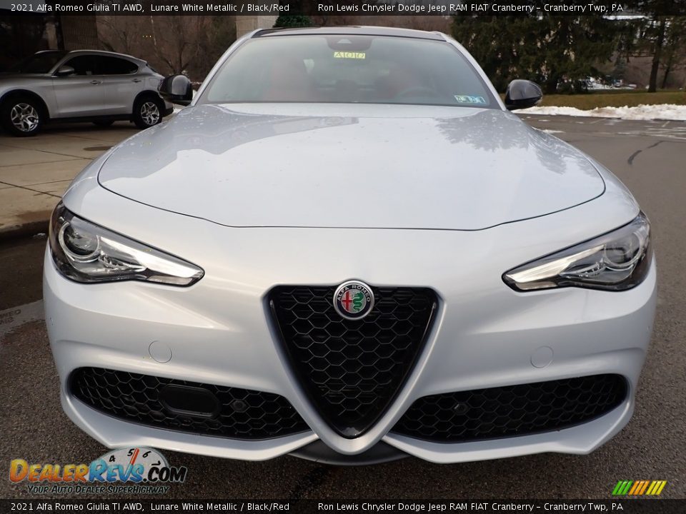 2021 Alfa Romeo Giulia TI AWD Lunare White Metallic / Black/Red Photo #2