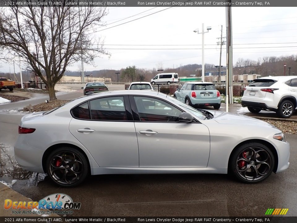 2021 Alfa Romeo Giulia TI AWD Lunare White Metallic / Black/Red Photo #4