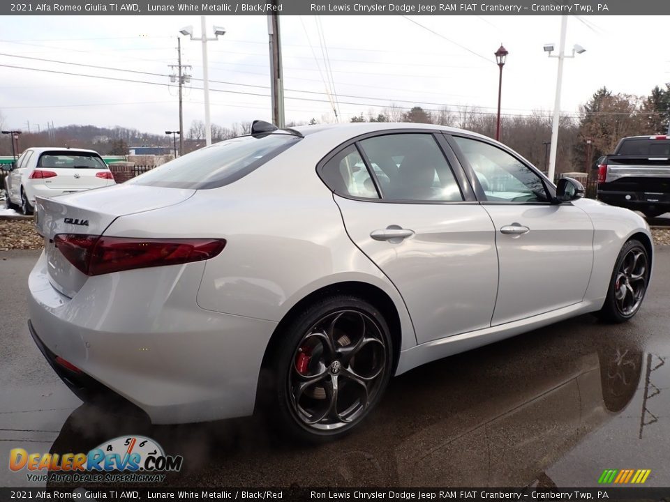 2021 Alfa Romeo Giulia TI AWD Lunare White Metallic / Black/Red Photo #5