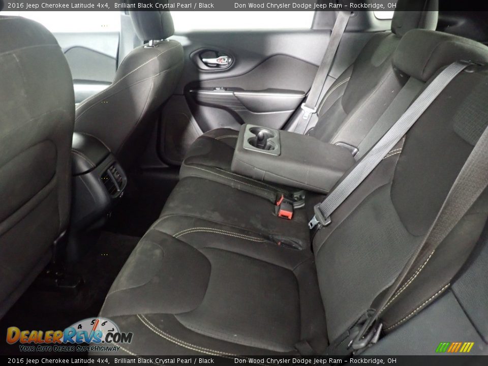 2016 Jeep Cherokee Latitude 4x4 Brilliant Black Crystal Pearl / Black Photo #36