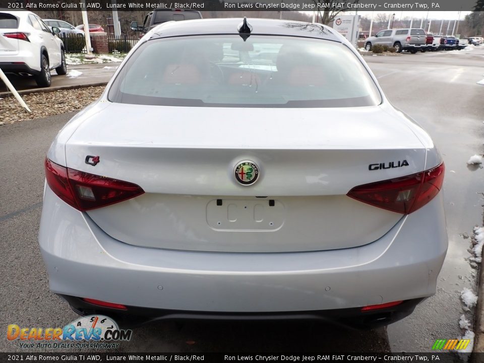 2021 Alfa Romeo Giulia TI AWD Lunare White Metallic / Black/Red Photo #7