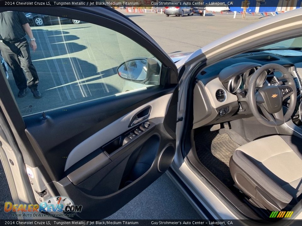 2014 Chevrolet Cruze LS Tungsten Metallic / Jet Black/Medium Titanium Photo #15