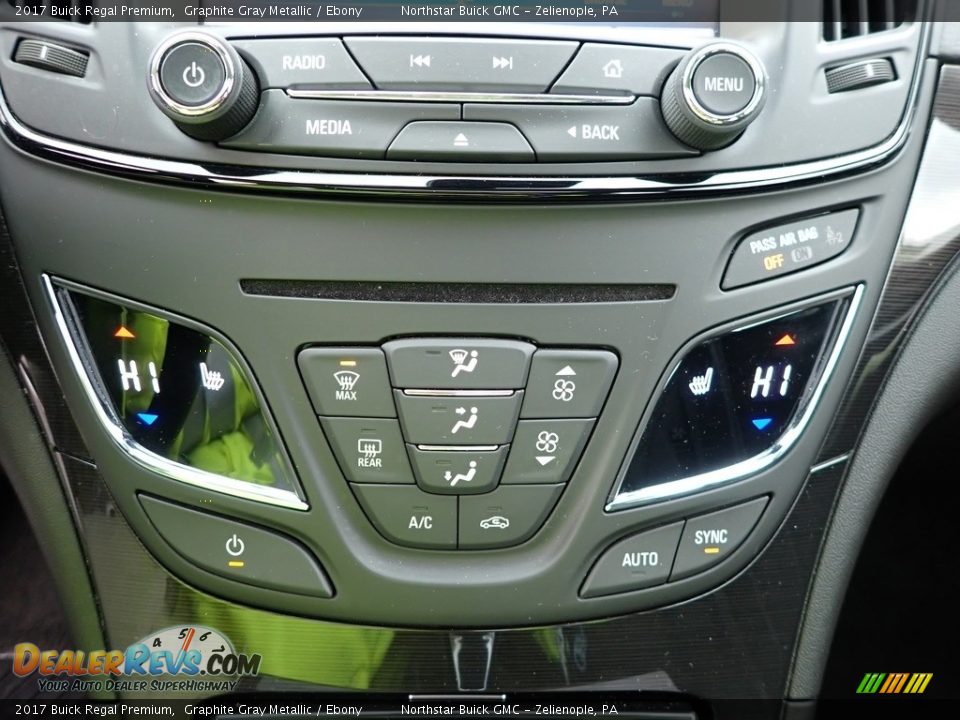 Controls of 2017 Buick Regal Premium Photo #25