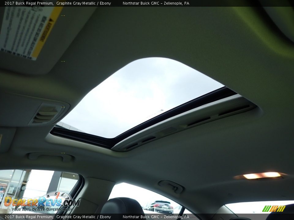 Sunroof of 2017 Buick Regal Premium Photo #26