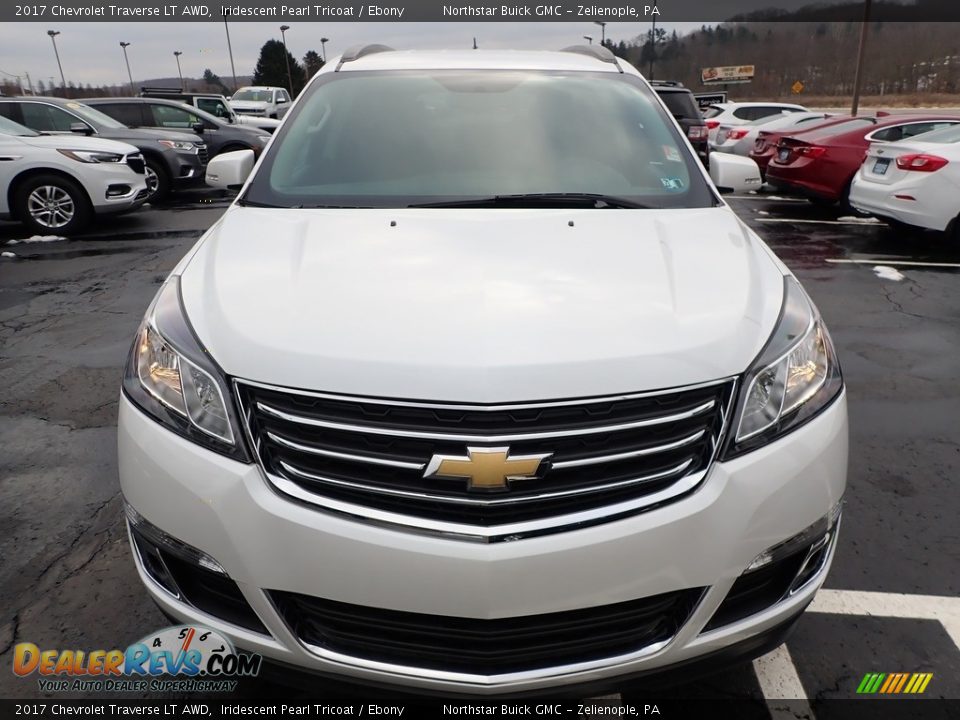 2017 Chevrolet Traverse LT AWD Iridescent Pearl Tricoat / Ebony Photo #2