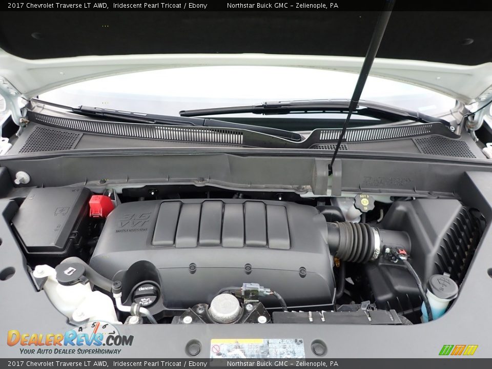 2017 Chevrolet Traverse LT AWD Iridescent Pearl Tricoat / Ebony Photo #3