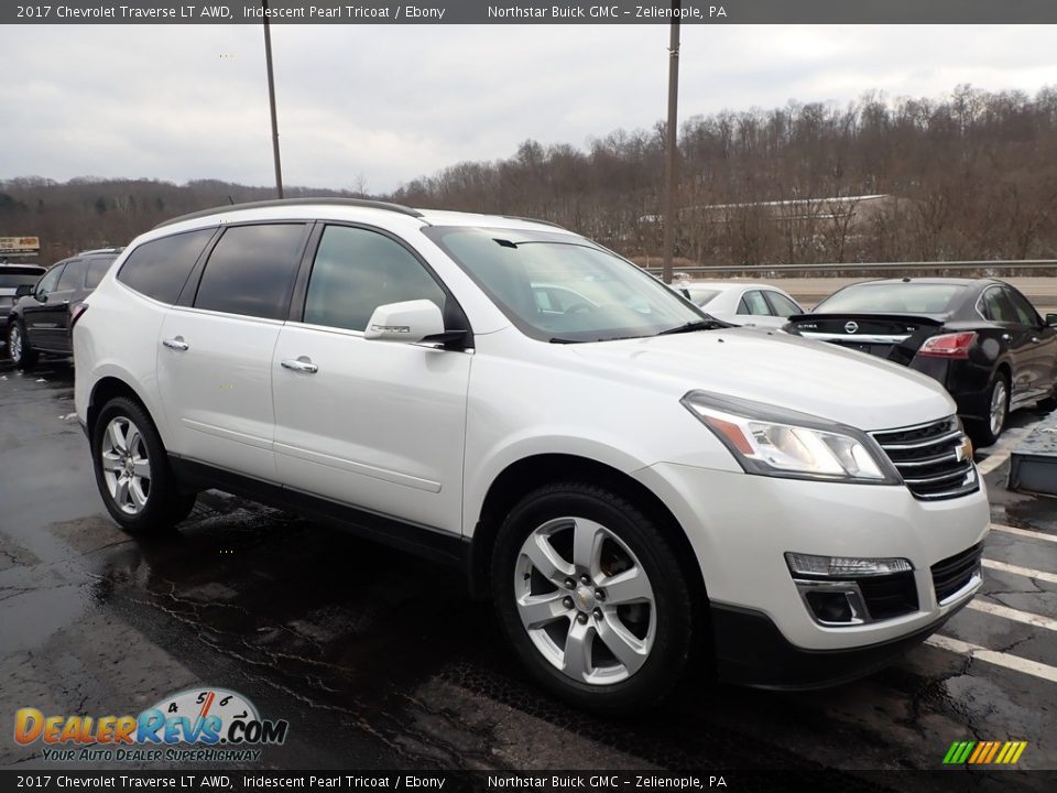 2017 Chevrolet Traverse LT AWD Iridescent Pearl Tricoat / Ebony Photo #4