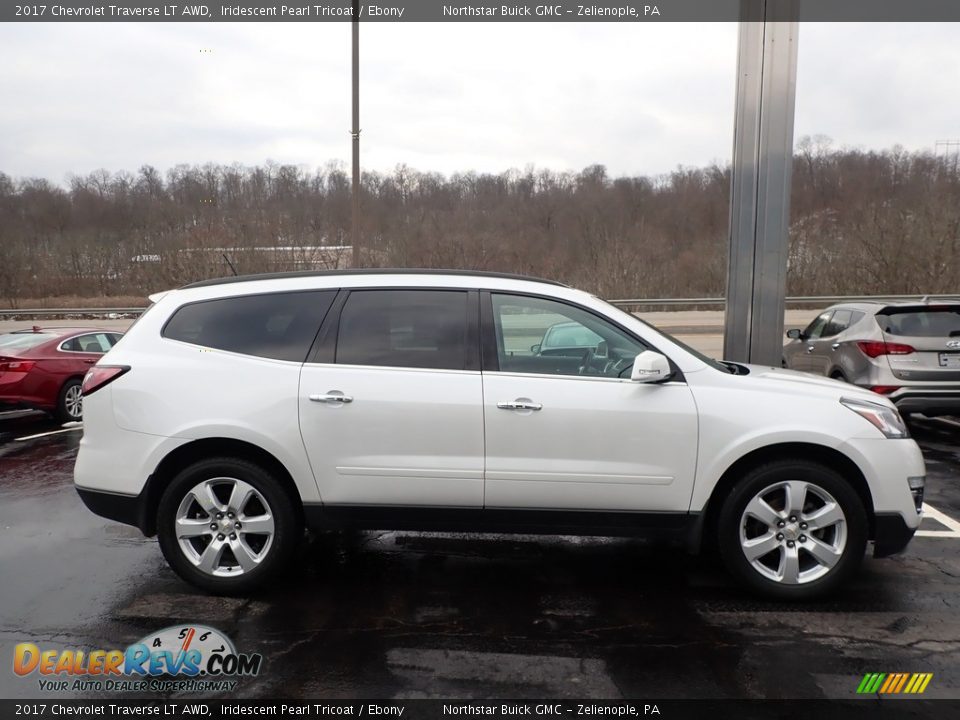 2017 Chevrolet Traverse LT AWD Iridescent Pearl Tricoat / Ebony Photo #5