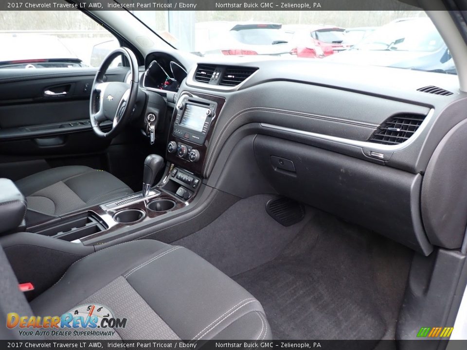 2017 Chevrolet Traverse LT AWD Iridescent Pearl Tricoat / Ebony Photo #6
