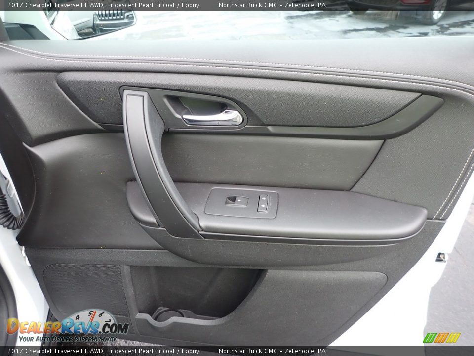 2017 Chevrolet Traverse LT AWD Iridescent Pearl Tricoat / Ebony Photo #7