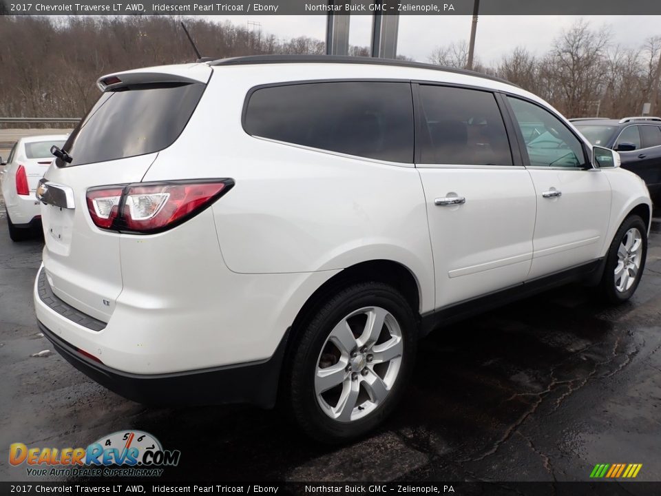 2017 Chevrolet Traverse LT AWD Iridescent Pearl Tricoat / Ebony Photo #9