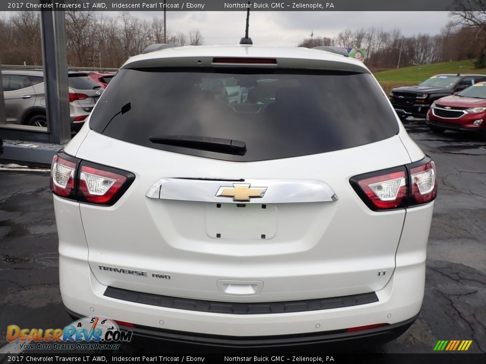 2017 Chevrolet Traverse LT AWD Iridescent Pearl Tricoat / Ebony Photo #10