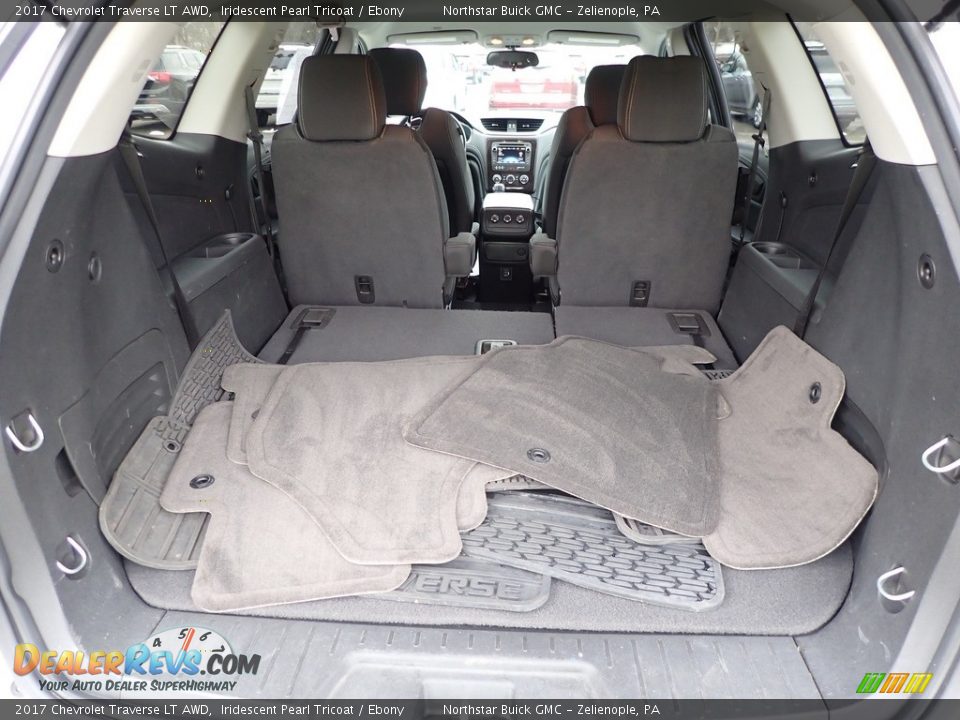 2017 Chevrolet Traverse LT AWD Iridescent Pearl Tricoat / Ebony Photo #11