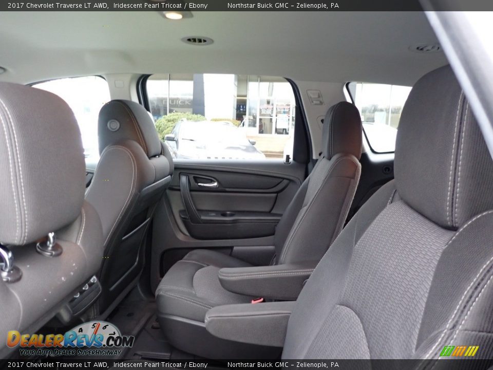 2017 Chevrolet Traverse LT AWD Iridescent Pearl Tricoat / Ebony Photo #17