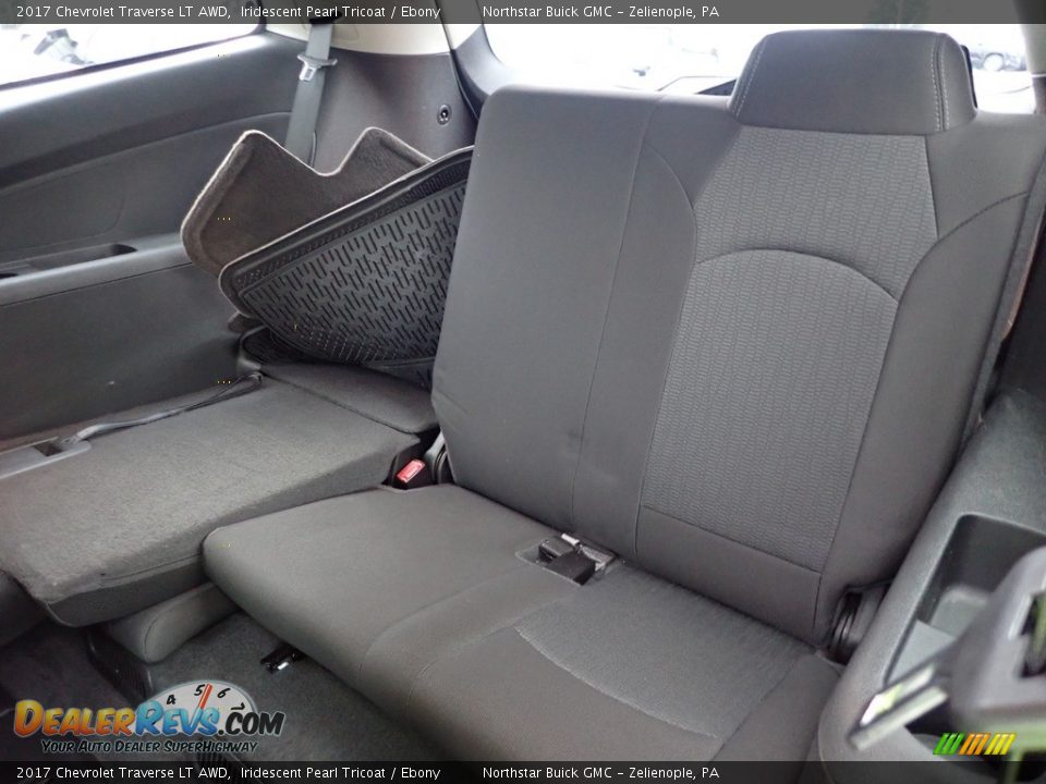 2017 Chevrolet Traverse LT AWD Iridescent Pearl Tricoat / Ebony Photo #18