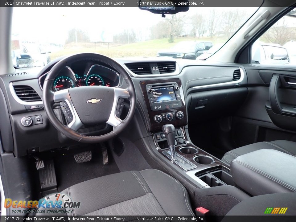 2017 Chevrolet Traverse LT AWD Iridescent Pearl Tricoat / Ebony Photo #19
