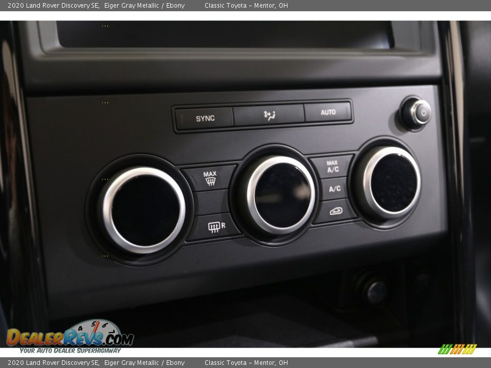 Controls of 2020 Land Rover Discovery SE Photo #21
