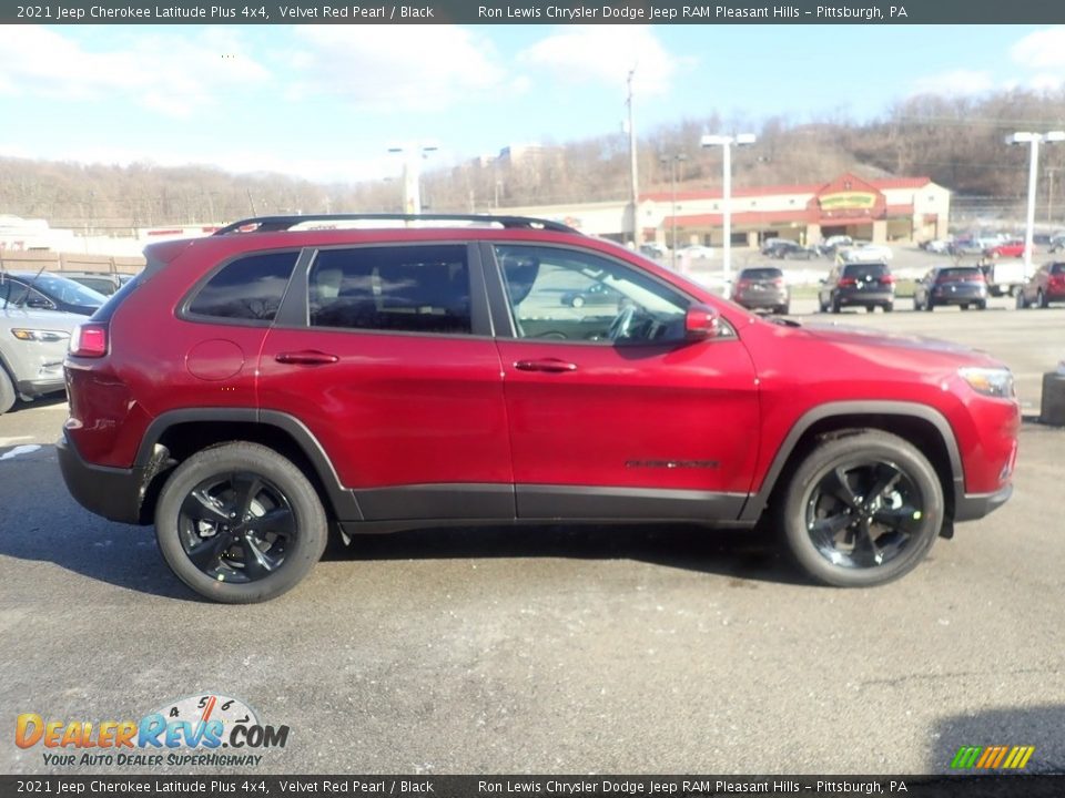 2021 Jeep Cherokee Latitude Plus 4x4 Velvet Red Pearl / Black Photo #4