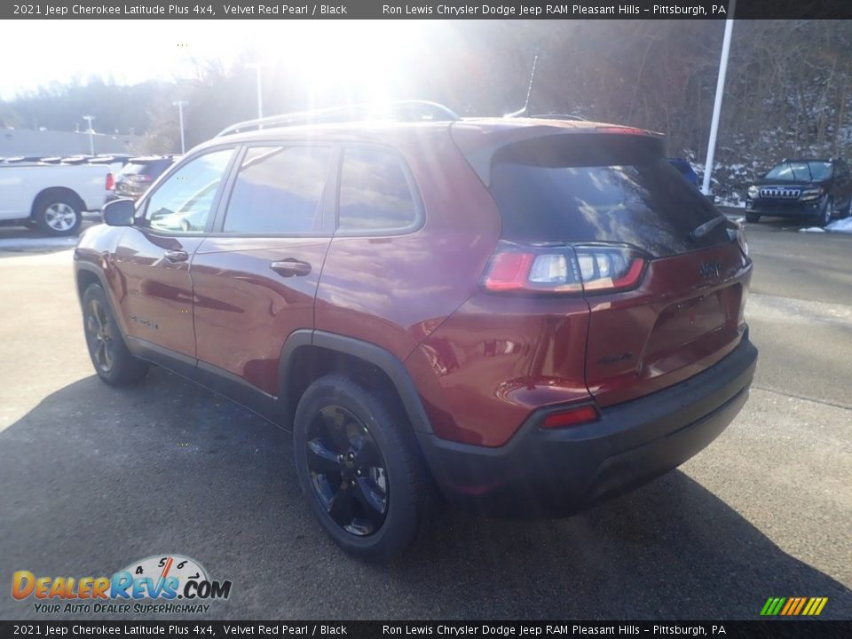 2021 Jeep Cherokee Latitude Plus 4x4 Velvet Red Pearl / Black Photo #8