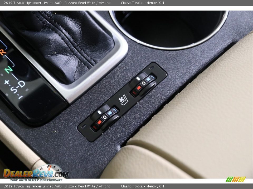 2019 Toyota Highlander Limited AWD Blizzard Pearl White / Almond Photo #15