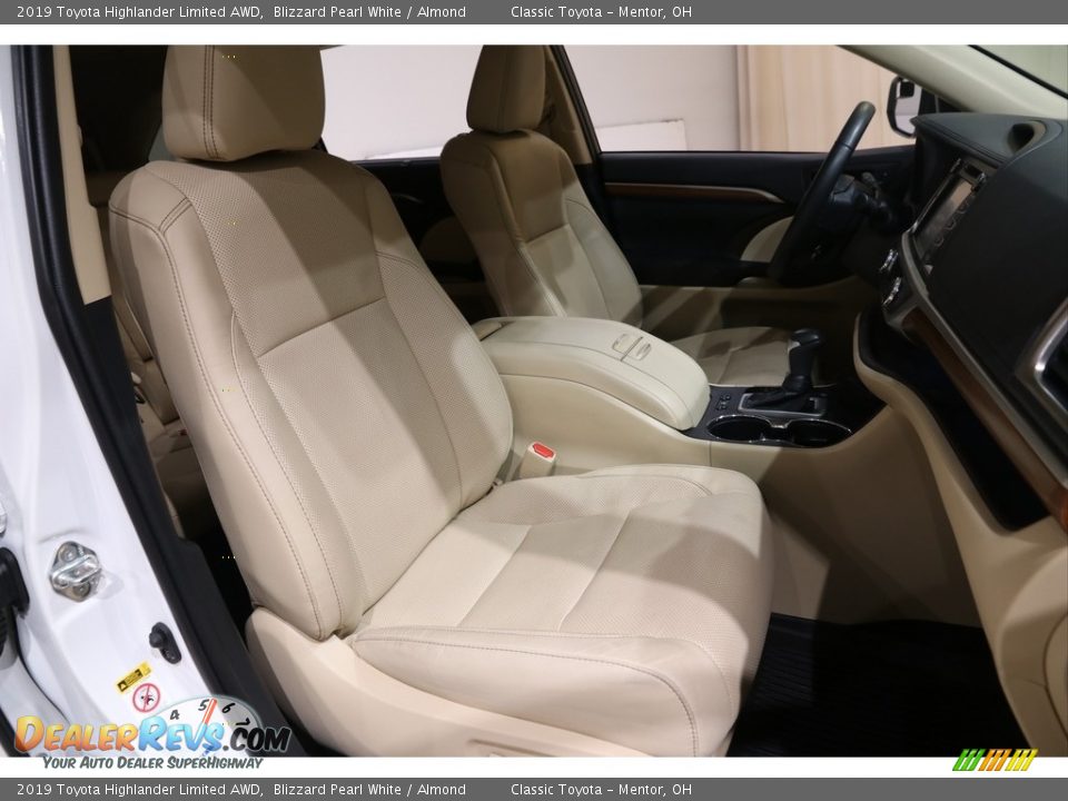 2019 Toyota Highlander Limited AWD Blizzard Pearl White / Almond Photo #17