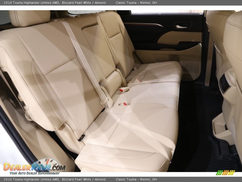 2019 Toyota Highlander Limited AWD Blizzard Pearl White / Almond Photo #18