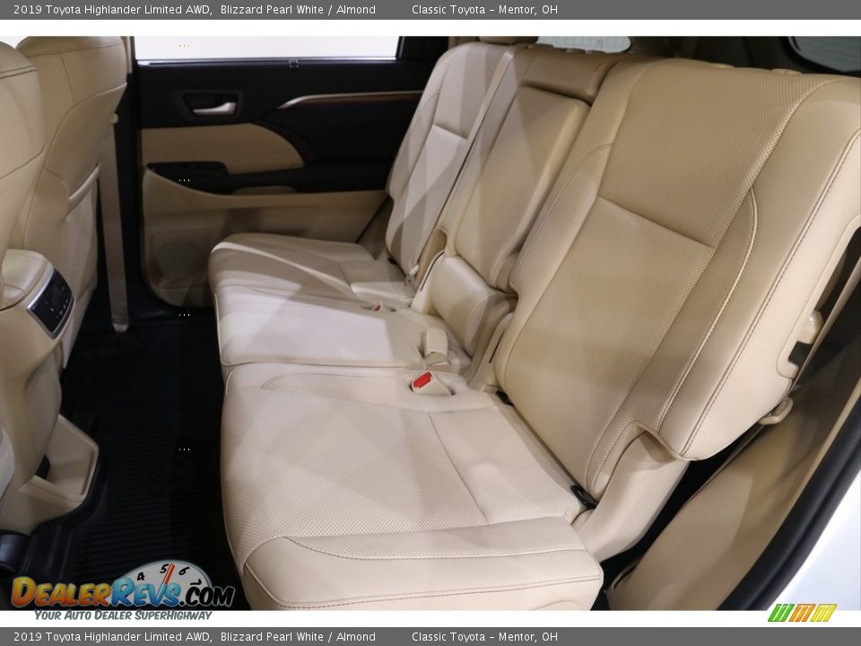 2019 Toyota Highlander Limited AWD Blizzard Pearl White / Almond Photo #19