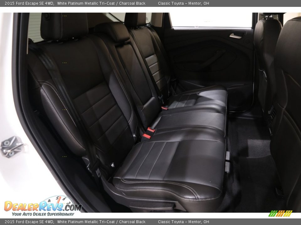 2015 Ford Escape SE 4WD White Platinum Metallic Tri-Coat / Charcoal Black Photo #19