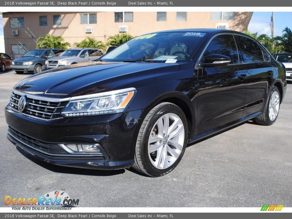 2018 Volkswagen Passat SE Deep Black Pearl / Cornsilk Beige Photo #5