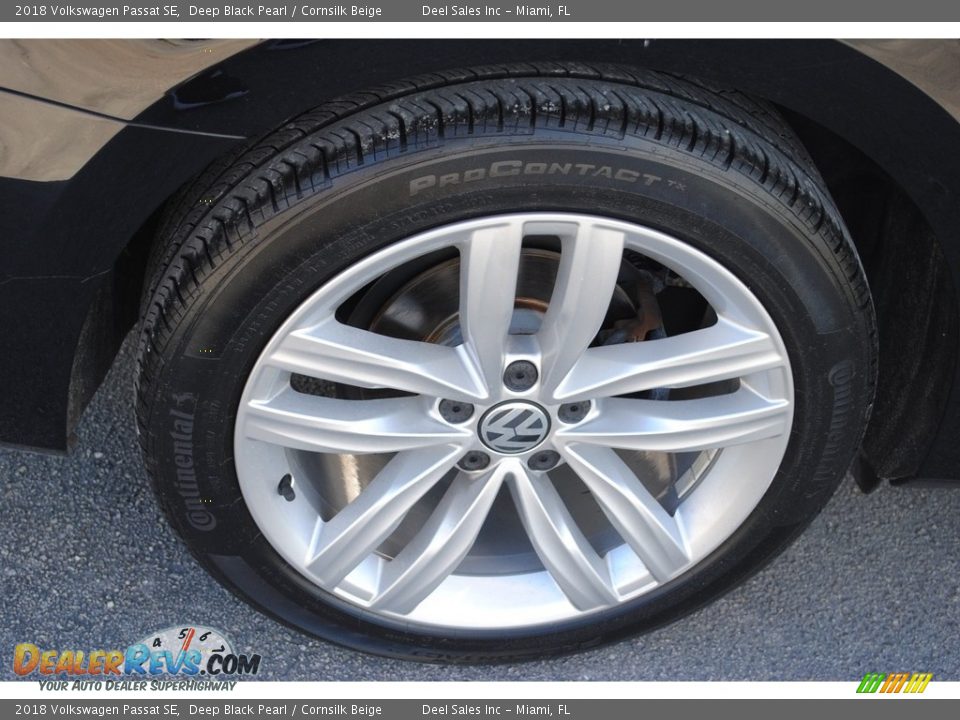 2018 Volkswagen Passat SE Deep Black Pearl / Cornsilk Beige Photo #6