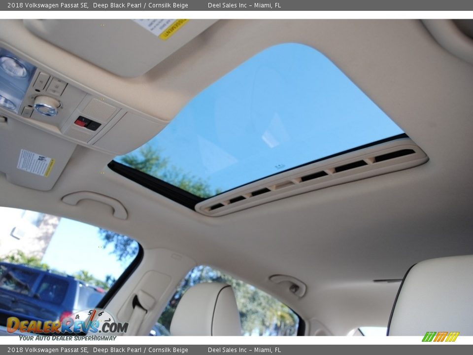 2018 Volkswagen Passat SE Deep Black Pearl / Cornsilk Beige Photo #9