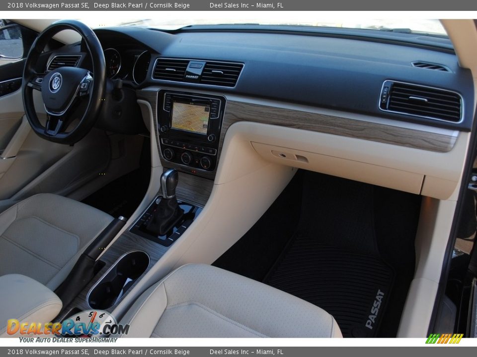 2018 Volkswagen Passat SE Deep Black Pearl / Cornsilk Beige Photo #13