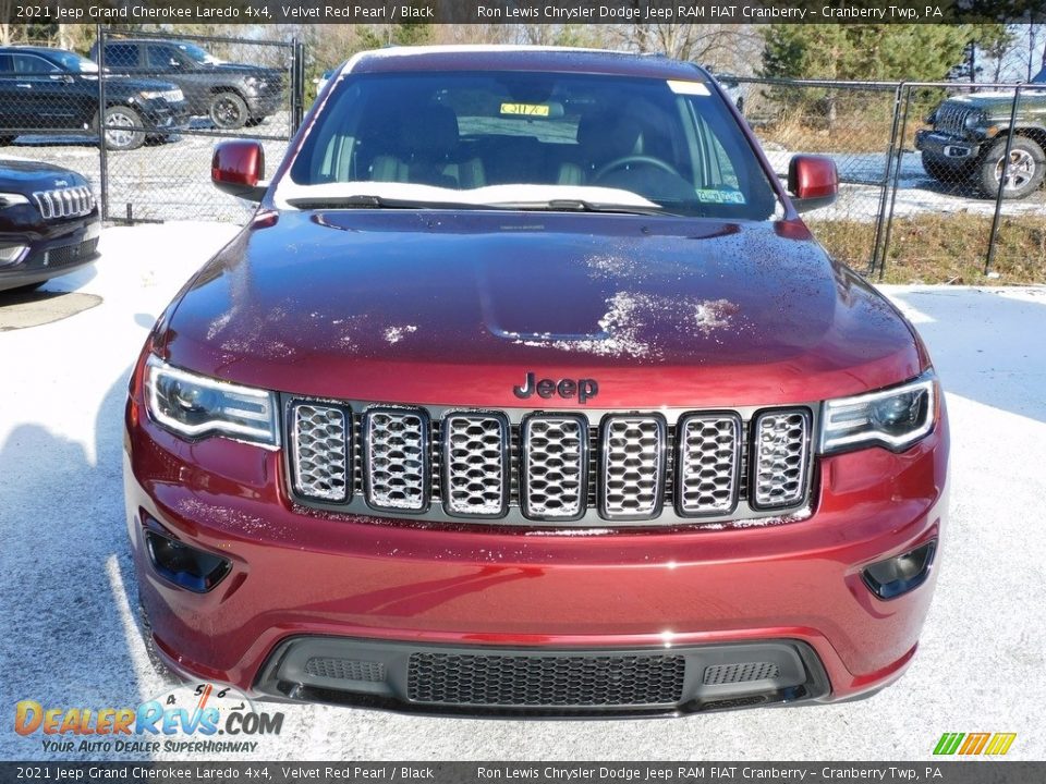 2021 Jeep Grand Cherokee Laredo 4x4 Velvet Red Pearl / Black Photo #2