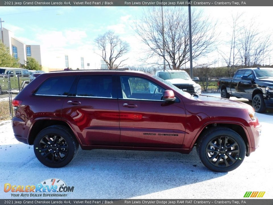 2021 Jeep Grand Cherokee Laredo 4x4 Velvet Red Pearl / Black Photo #4