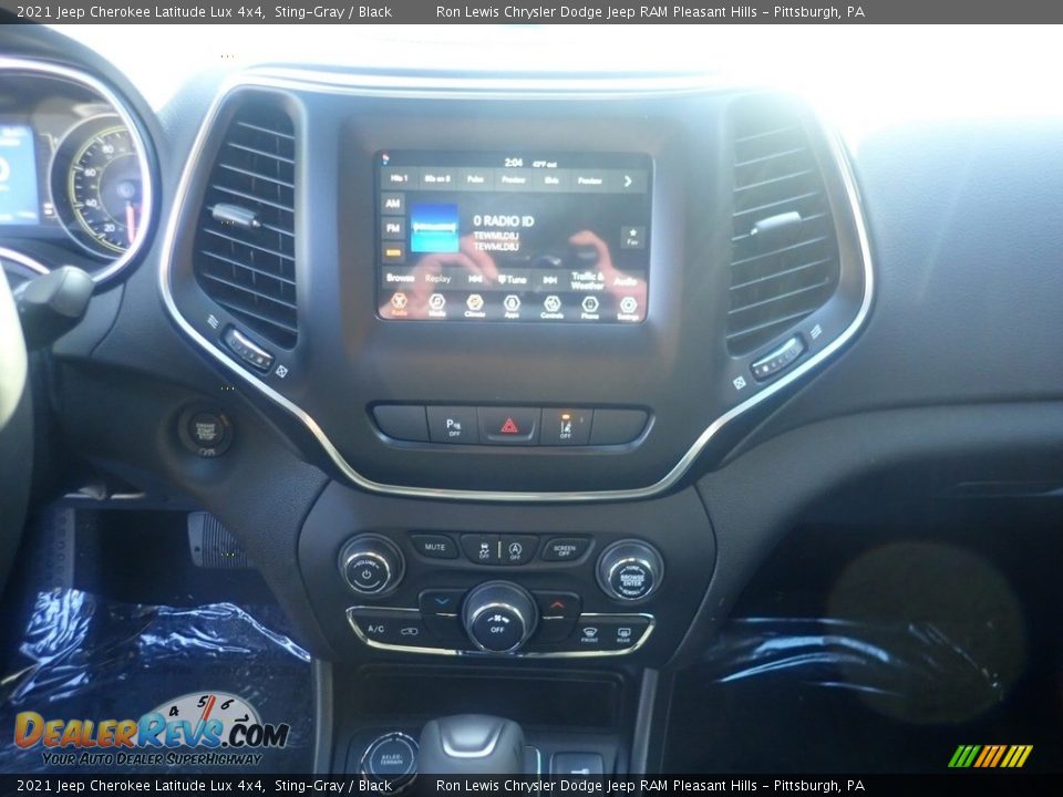 2021 Jeep Cherokee Latitude Lux 4x4 Sting-Gray / Black Photo #17