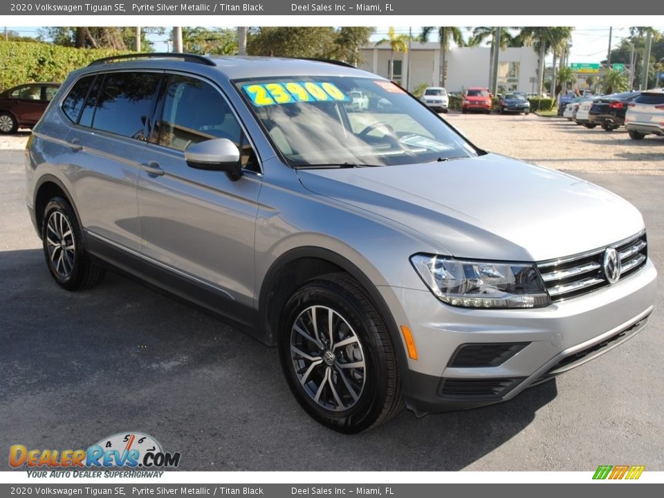 2020 Volkswagen Tiguan SE Pyrite Silver Metallic / Titan Black Photo #2