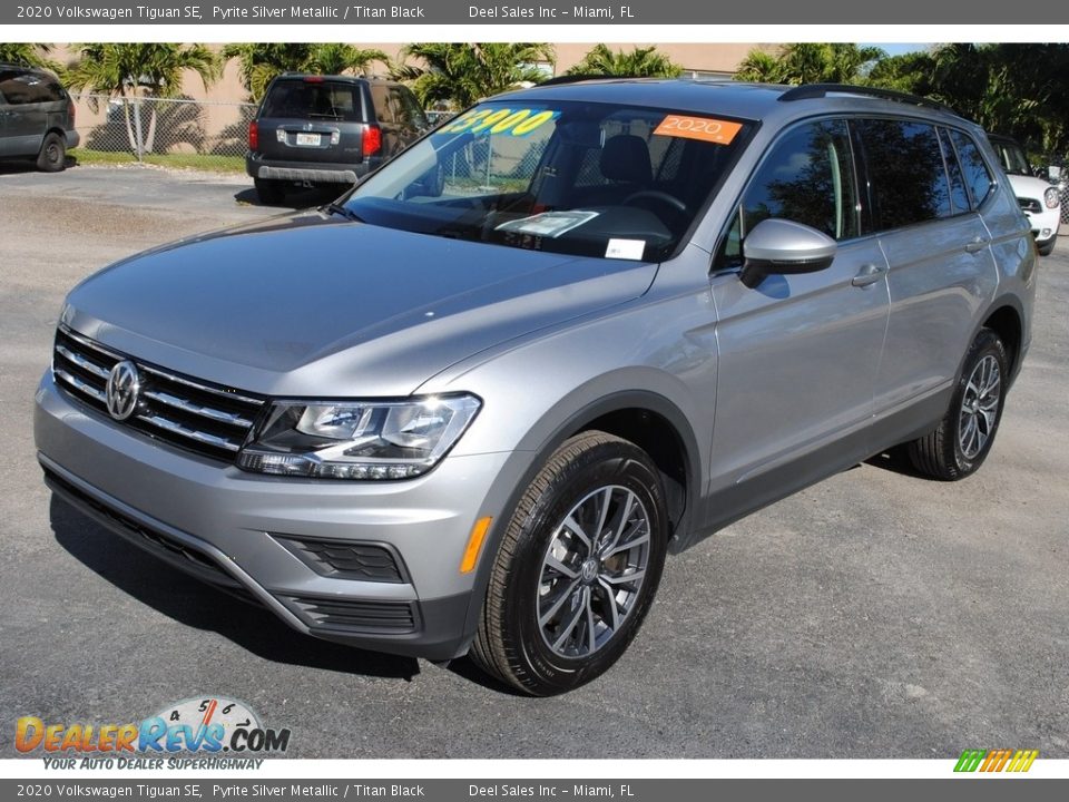 2020 Volkswagen Tiguan SE Pyrite Silver Metallic / Titan Black Photo #4