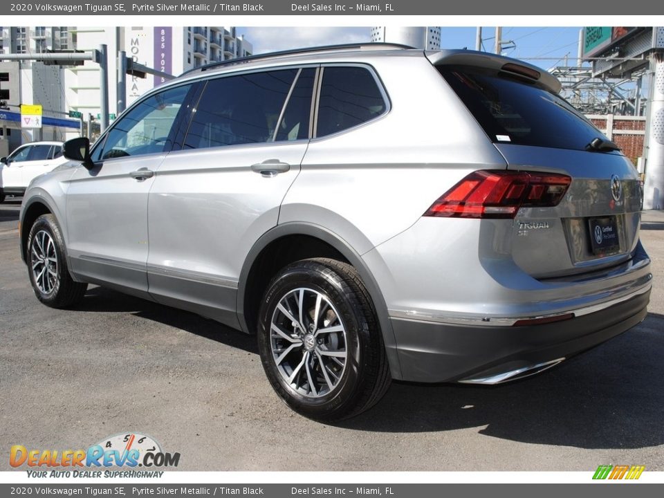2020 Volkswagen Tiguan SE Pyrite Silver Metallic / Titan Black Photo #7