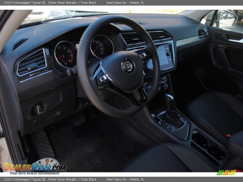 2020 Volkswagen Tiguan SE Pyrite Silver Metallic / Titan Black Photo #13