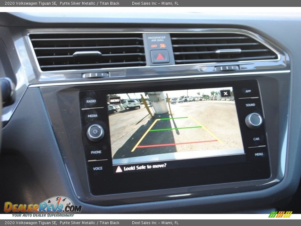 2020 Volkswagen Tiguan SE Pyrite Silver Metallic / Titan Black Photo #14