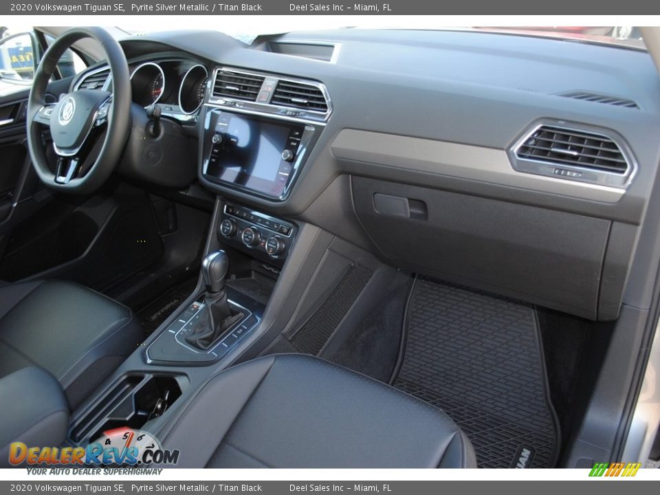 2020 Volkswagen Tiguan SE Pyrite Silver Metallic / Titan Black Photo #15
