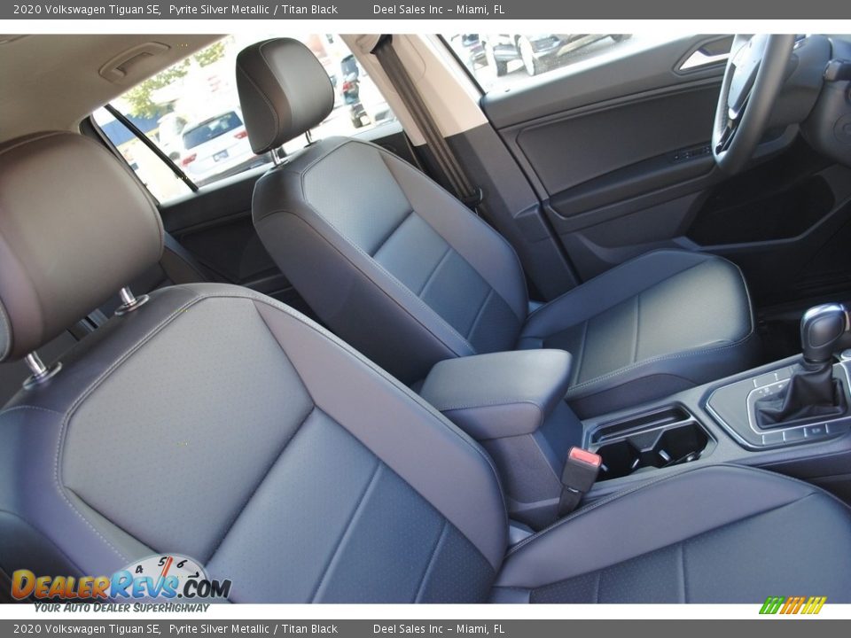 2020 Volkswagen Tiguan SE Pyrite Silver Metallic / Titan Black Photo #16