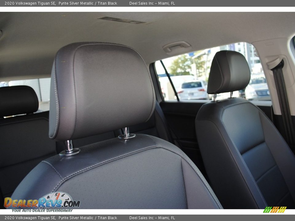 2020 Volkswagen Tiguan SE Pyrite Silver Metallic / Titan Black Photo #17