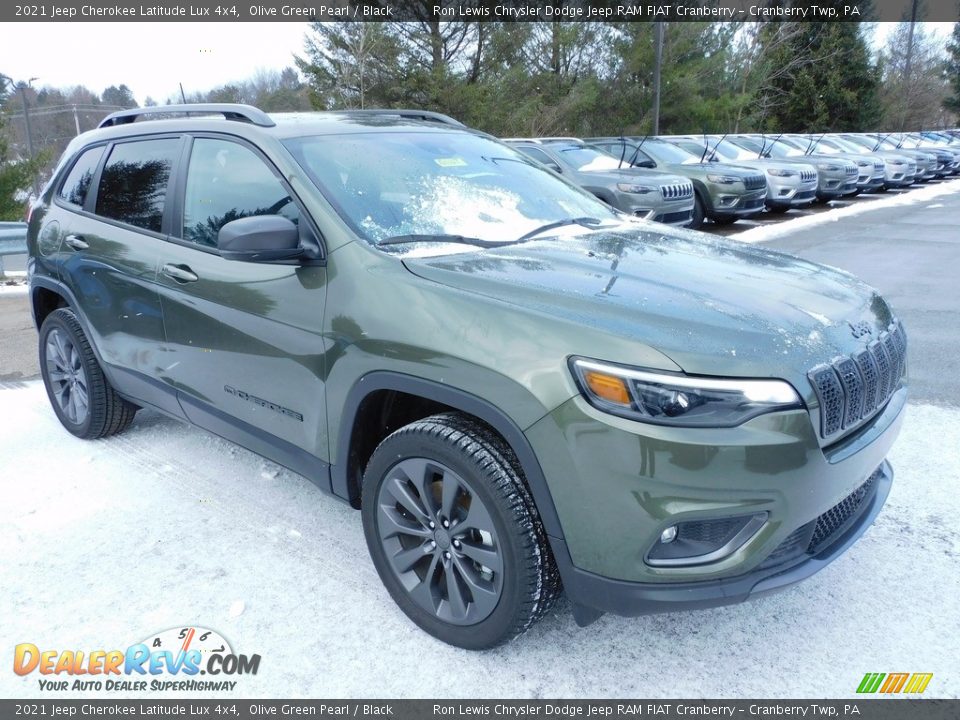 Front 3/4 View of 2021 Jeep Cherokee Latitude Lux 4x4 Photo #3